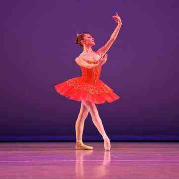 Paris Ballet: Swan Lake Suite, Paquita and More